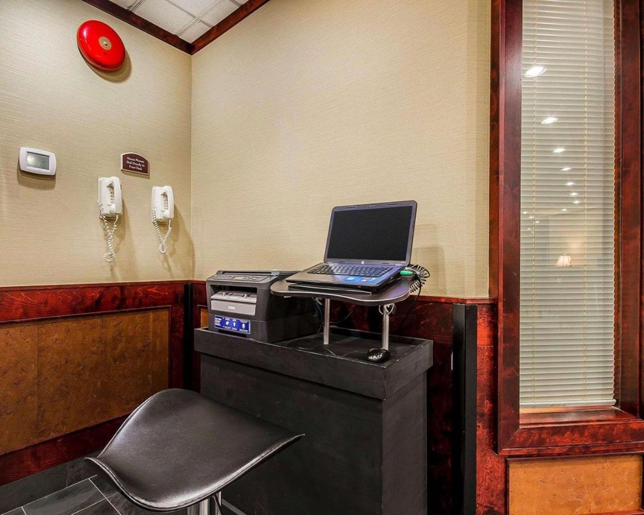 Comfort Inn & Suites ビクトリア エクステリア 写真